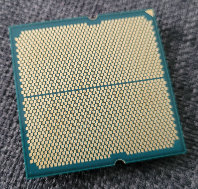 AMD Ryzen 5 7600X has a pinless design