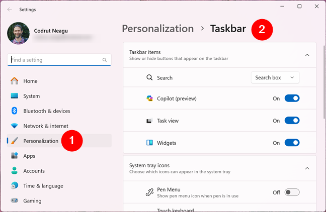 Taskbar options are available in Settings > Personalization > Taskbar