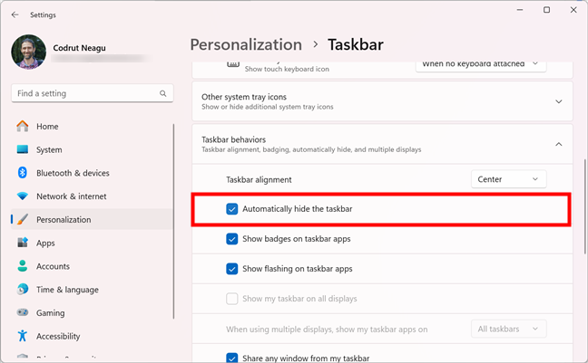 How to hide the taskbar in Windows 11