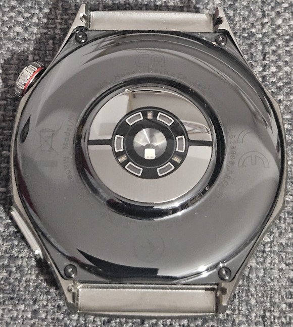 The sensors on the back of the HUAWEI WATCH GT 5 Pro