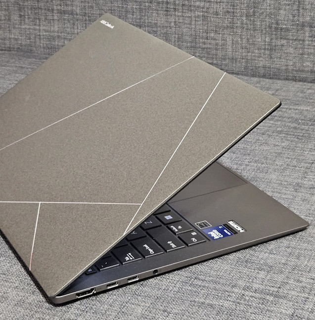 ASUS Zenbook S 14 is small, lightweight, and elegant