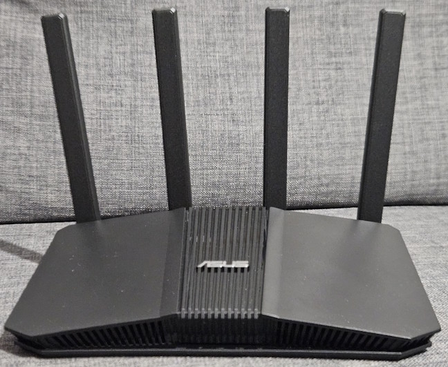 ASUS RT-BE58U features a classic router design