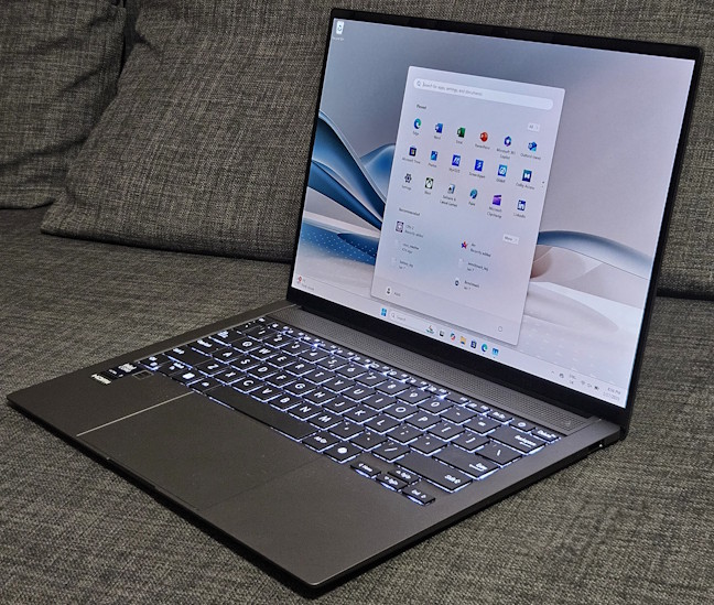 ASUS Zenbook S 14 has a 14-inch OLED display 