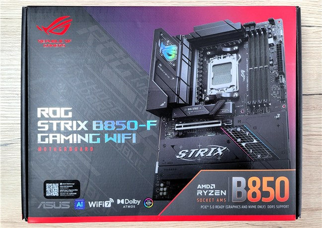 The packaging gives you a preview of how the motherboard looks